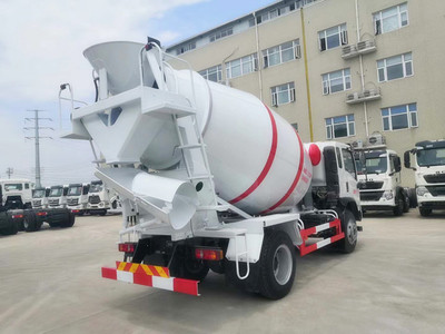 大运6方水泥罐车 建设新农村的得力助手