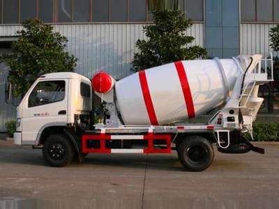 福田时代3方搅拌车 高效可靠的城市建筑运输伙伴