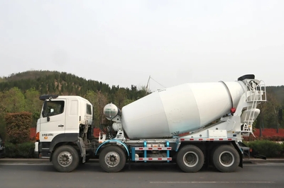 再续信赖，携手共进 凌宇搅拌车批量交付华南老客户